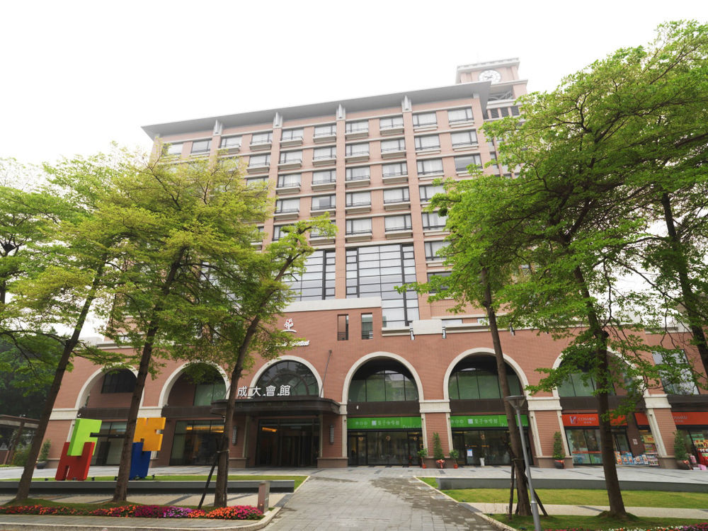 Academy Hotel Tainan Exteriör bild